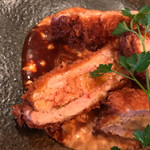 とんかつ マンジェ - フォアグラとんかつアップ