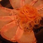 神戸ハーバーランド 三田屋 - 看板 オードブルのハム　お土産とは次元の違う、切りたてのおいしさ！