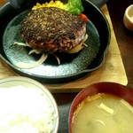 梅らん家 - ジャンボペッパーハンバーグ（340㌘） ￥1380
      &ごはんセット￥350（お代わりOK）