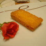 レ ロジェ エギュスキロール - 小菓子。