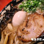 ろくとん軒 - 大人気　味玉ぶたぁ麺