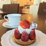 シェリール - ケーキと、店内。