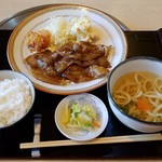 牛屋 江戸八 - 豚の生姜焼き定食(980円)です。