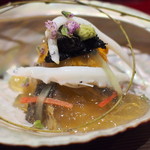 銀座 しのはら - 先付　自家製胡麻豆腐、雲丹、蝦夷鮑、伊勢エビ、白魚、イワタケ、土佐酢煮凝りかけ