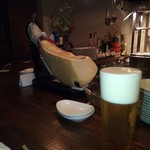 ラトリエ・ドゥ・ヴィーブル - ビール　生ハムを見ながら