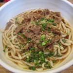 硯家 - 肉ぶっかけうどん（温）