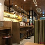 Wakakusa Kare Hompo - 利用しやすい店内