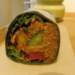 GINZA ローライフカフェ - RAWラップサラダ：くるみ味噌ラップ
