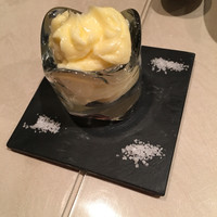 ラ　マティエール　エフ - パンにつけるホイップバターと岩塩