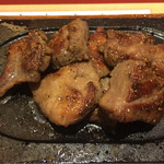 Sushi Kappou Ginen - 地鶏もも肉の溶岩焼き