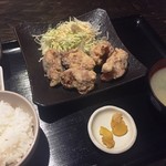 鶏の唐揚げ定食（720円）