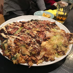 みょうが屋 - 梶並さんのキャベツをふんだんに使ったお好み焼き