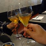 白（オレンジ）ワインで乾杯