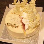 リリエンベルグ - ２０１０年のクリスマスケーキ　ショック…割れてる！！！