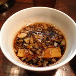 魁 肉盛りつけ麺 六代目 けいすけ - つけ汁