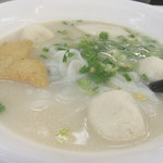 Aberdeen Fishball & Noodles Restaurant - 招牌魚蛋粉