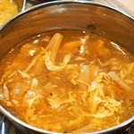 スパイス料理ナッラマナム - 酸辣湯風キノコのスープ