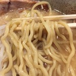 らあ麺 やったる - 麺は太ちぢれ麺