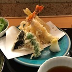 軽やかに揚がった天ぷら