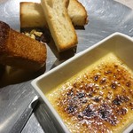 コモドス タツヨシ - フォアグラのブリュレ　バターたっぷりトーストと