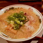 熟成麺屋 神来 西院本店 - この店の普通のラーメンです