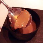 ル・ジュー・ドゥ・ラシエット  - オマール海老のフラン（プルプルバージョン）