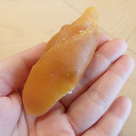 初音鮨 - カラスミの下にはゲソをやいたものがかくれんぼ。