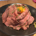 肉が旨いカフェ NICK STOCK - ローストビーフ丼
