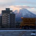 Momodori Ekimae Shokudou - 盛岡駅前から望む岩手山