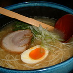 拉麺屋 一匹の鯨 - 魚介が香るあっさりラーメン