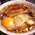 蔵元醤油ラーメン　大字 - 醬油ラーメン（生卵入り）