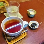 ジャム cafe 可鈴 - 食後のドリンクはホットの紅茶にしました。
