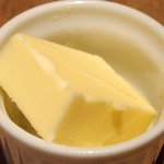 アトリエドアイ - ランチコース 3456円 のバター