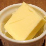 アトリエドアイ - ランチコース 3456円 のバター