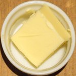 アトリエドアイ - ランチコース 3456円 のバター