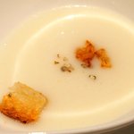 アトリエドアイ - ランチコース 3456円 のジャガイモのポタージュ