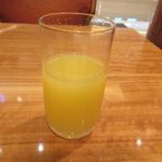 Continental Room - 先ずはオレンジジュースをいただて一息。