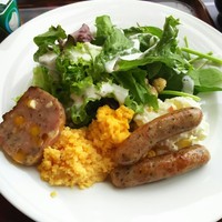 ザ・カフェ - 1702 ザ・カフェ モーニングビュッフェ 生ほうれん草のサラダとポークソーセージ