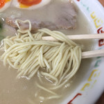 長浜ナンバーワン 祇園店 - 麺アップ（かた）