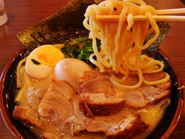 yokohamaiekeira-meninadaya - 名护市/拉面