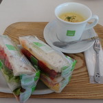 コウジ サンドイッチ - お昼のドリンクセット