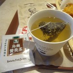 ケンタッキーフライドチキン - ホットウーロン茶