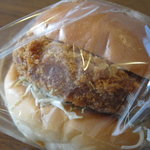 オリンピック パン工房 - 「牛肉コロッケバーガー」 １５０円