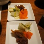 茅乃舎 - 香の物　手前が自分用で肉味噌入りで奥が連れの物で肉味噌はなくて他の物があったと思います