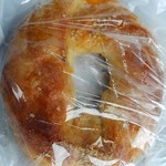 ベーカリー ル・パン - 昨日のパン　パイ生地のカボチャパン