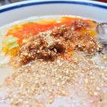 元祖 名島亭 - ミニラーメソでも手を抜くな！  とんこつにはごまだ！  ブチまけろ！  #BCMKR!