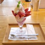 ウッドベリーズ - なお、「完熟とちおとめのパフェ」は、注文してから5分ほどで完成しました。