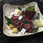 おいしや酒場 福わらい - 馬刺しとミンク鯨W盛り