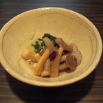 松もと - しめじと菊菜の御浸し。