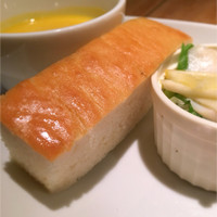 Osteria UVA RARA 横浜 - フォカッチャというよりパンのもちもちさ